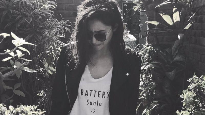 FunkyTradition Battery Saala Raees White Half Sleeves T-Shirt