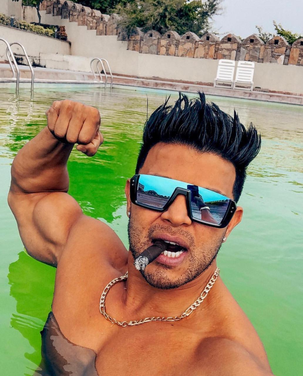Funky Sahil Khan Sunglasses for Gym lovers-FashionRazor Premium FashionRazor